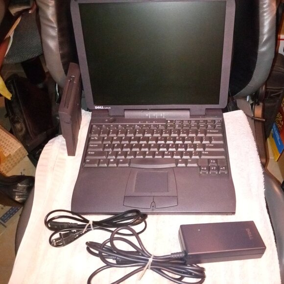 NON-WORKING Dell Latitude CP Laptop - Picture 1 of 7
